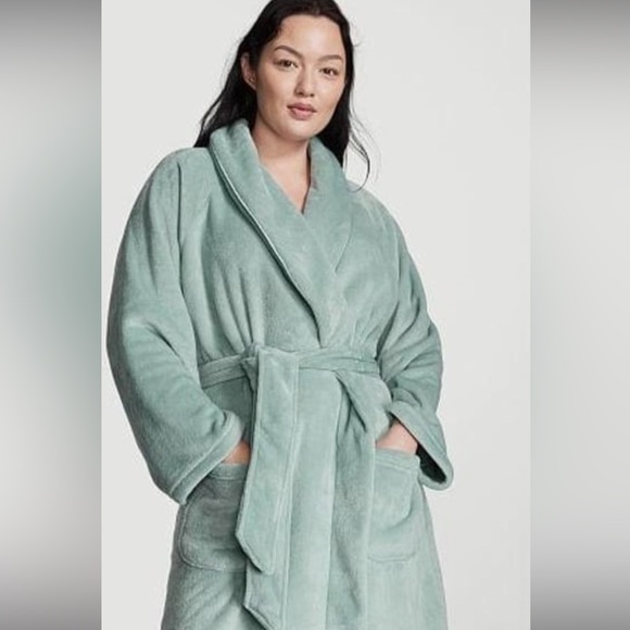 NWT Victoria’s Secret Cozy Short Plush Robe. HTF Color Sage Green. M/L. Soft. - Picture 3 of 12